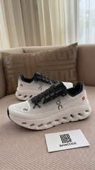 On Cloudtilt "Black/Ivory"