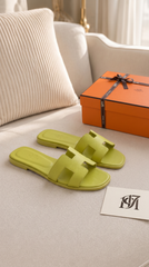 Oran sandal