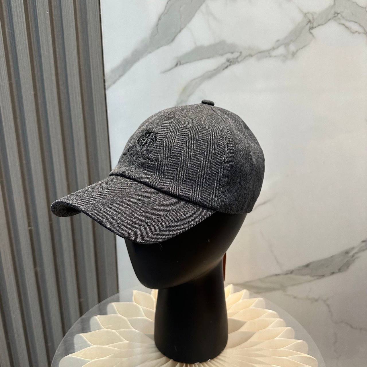 Premium Loro Cap