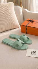 Oran sandal