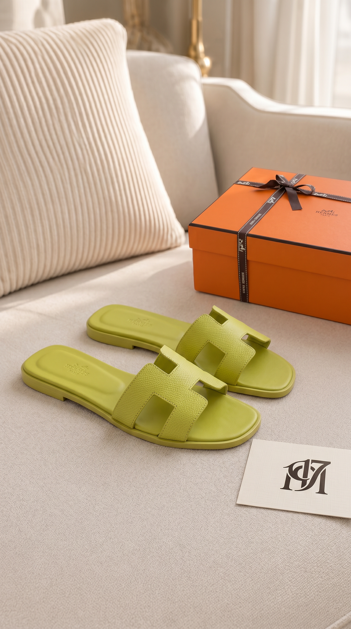 Oran sandal
